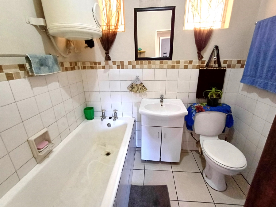 2 Bedroom Property for Sale in College Hill Eastern Cape